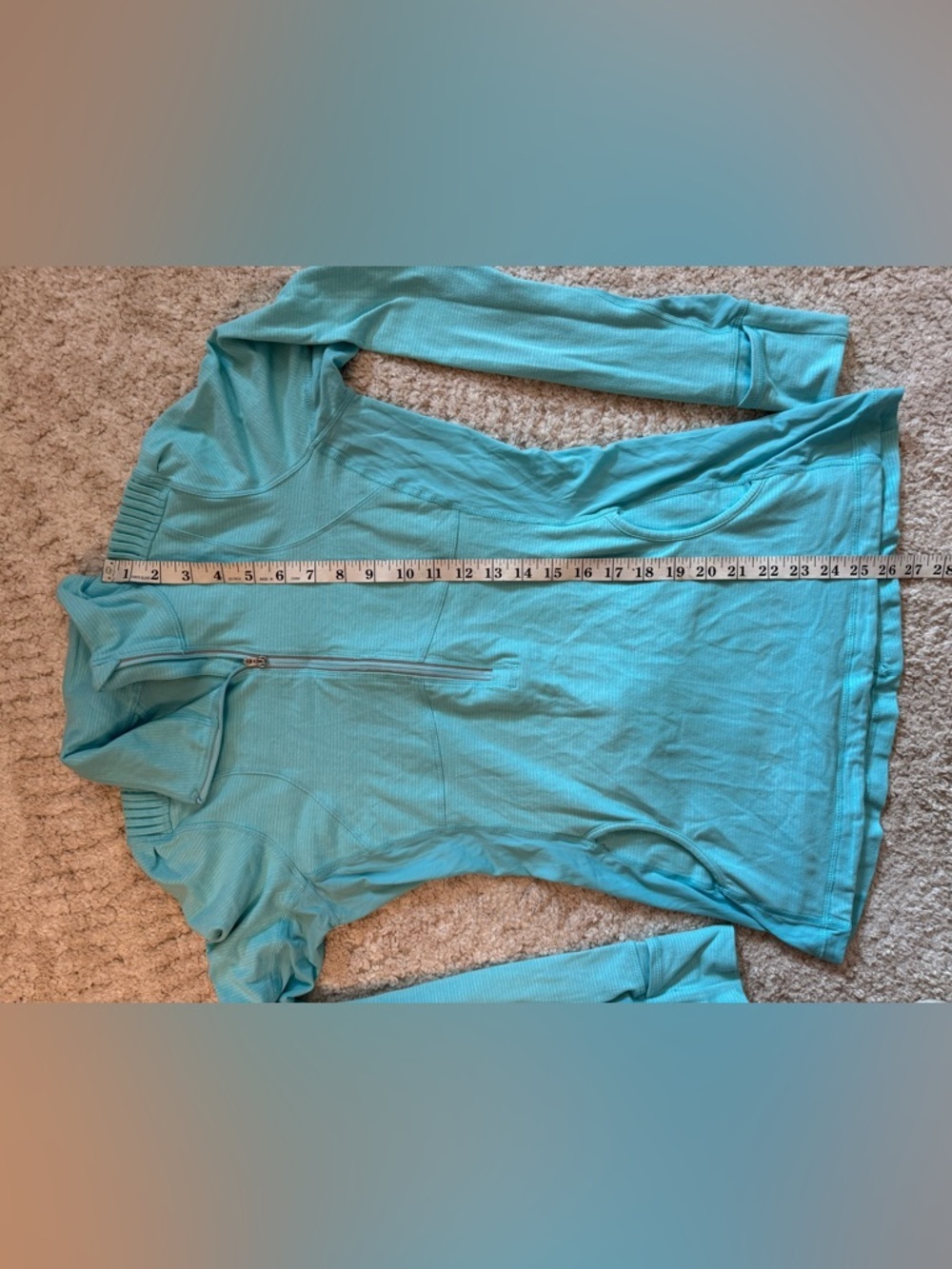 Lululemon Star Runner half-zip pullover in light blue - EUC size M best for 8 - Picture 4 of 9